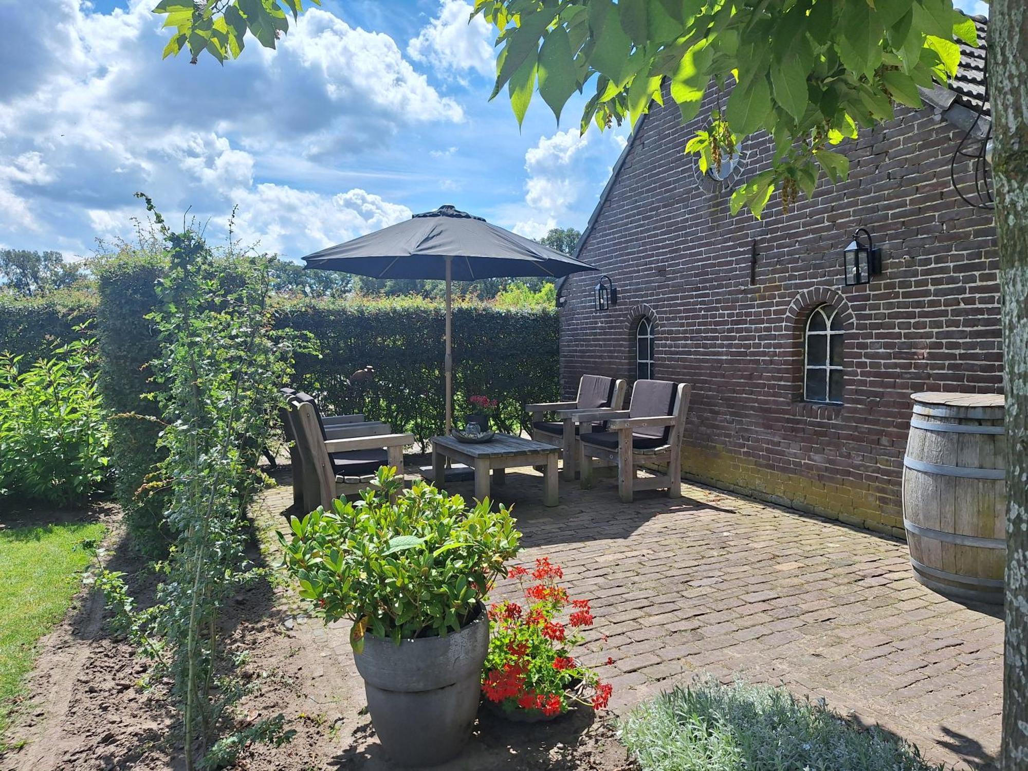 De Meidoornhof Bed & Breakfast Ruinen